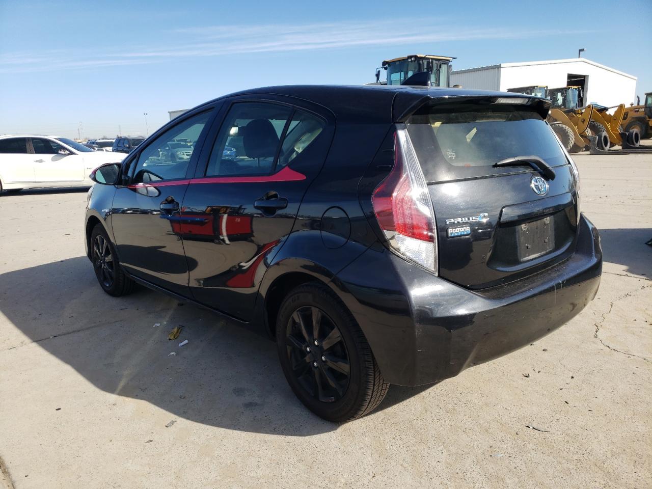 2016 TOYOTA PRIUS C - Image 2