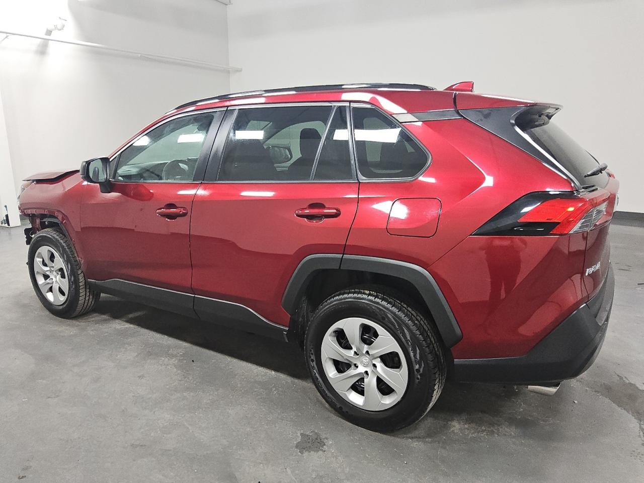 2021 TOYOTA RAV4 LE - Фото 2