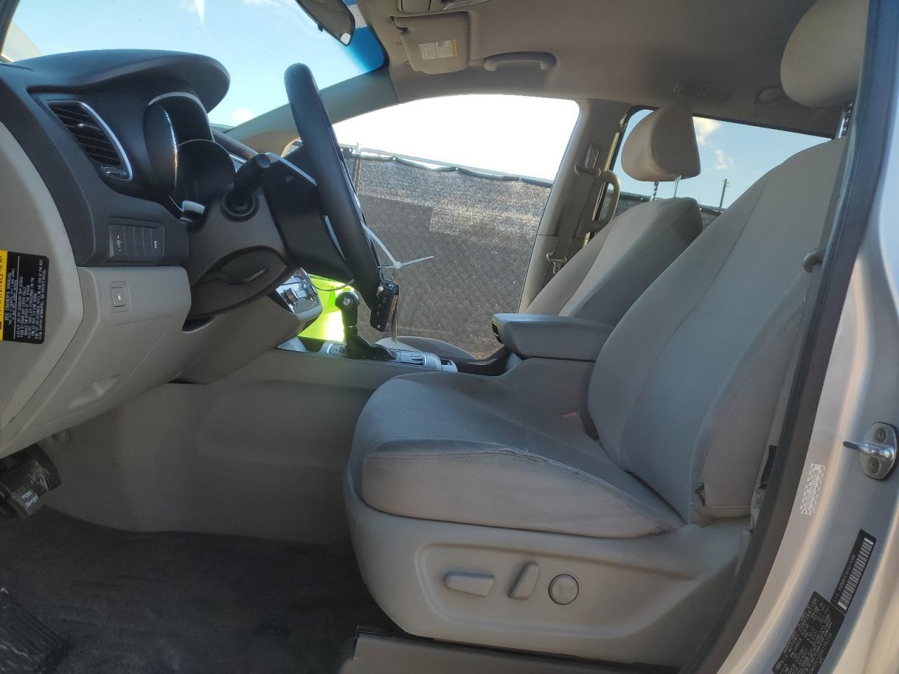 2016 KIA SEDONA LX - Image 7