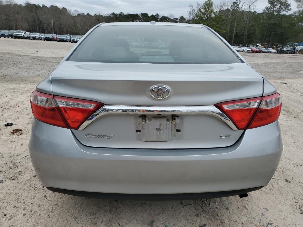 2017 TOYOTA CAMRY LE - Фото 6