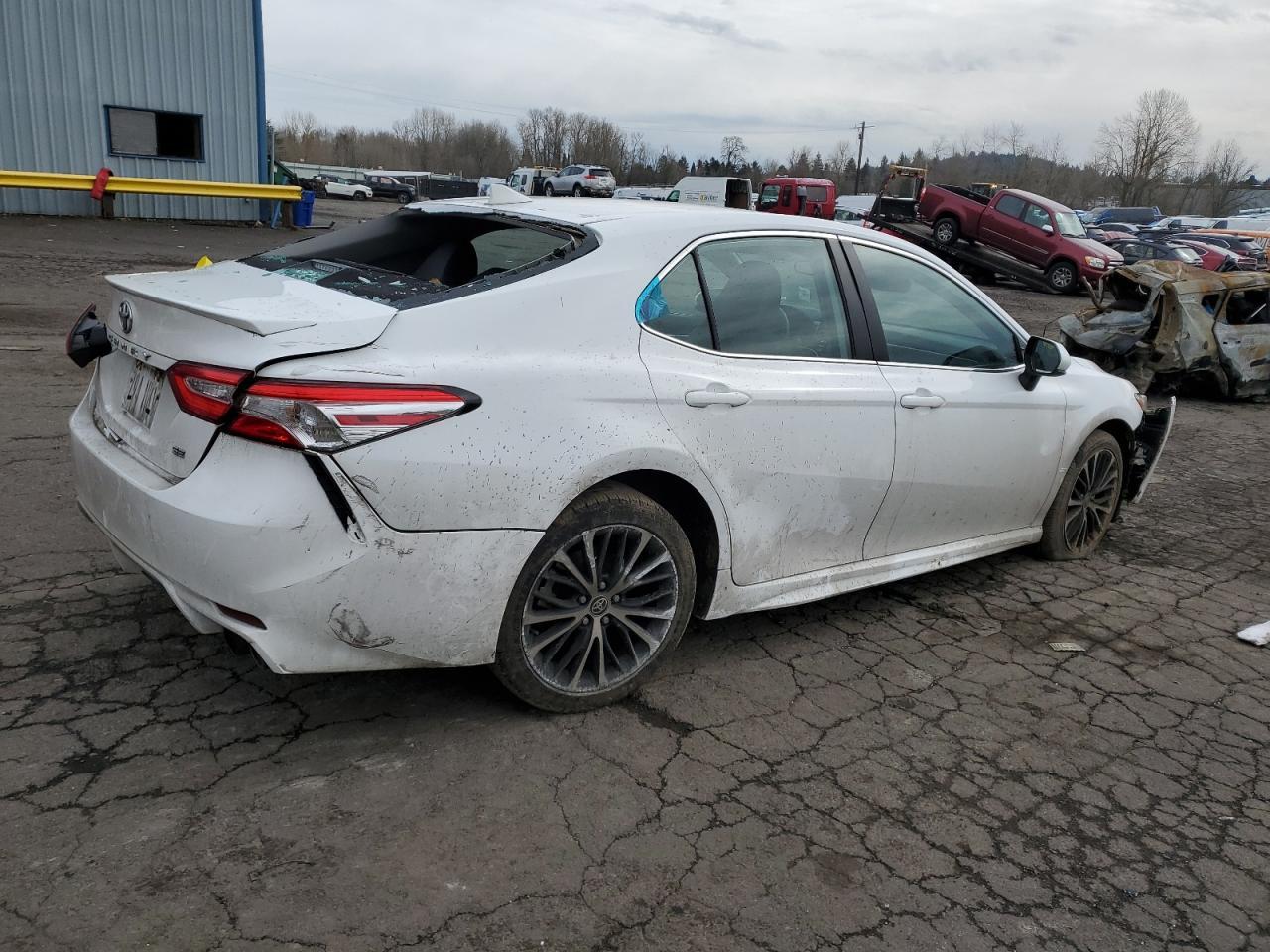 2020 TOYOTA CAMRY SE - Image 3