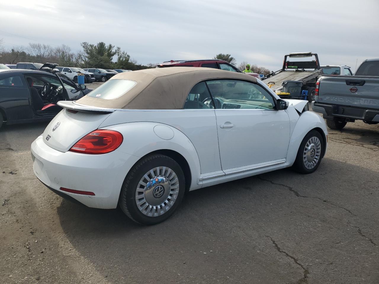 2014 VOLKSWAGEN BEETLE - Image 3