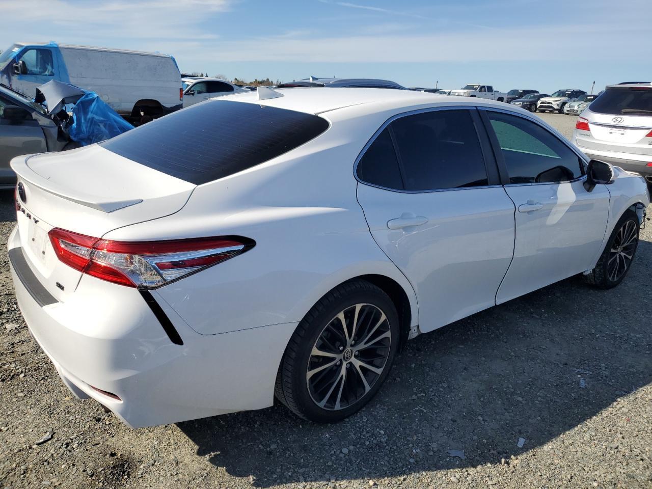 2020 TOYOTA CAMRY SE - Image 3