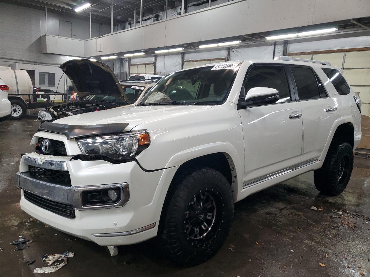 2019 TOYOTA 4RUNNER SR