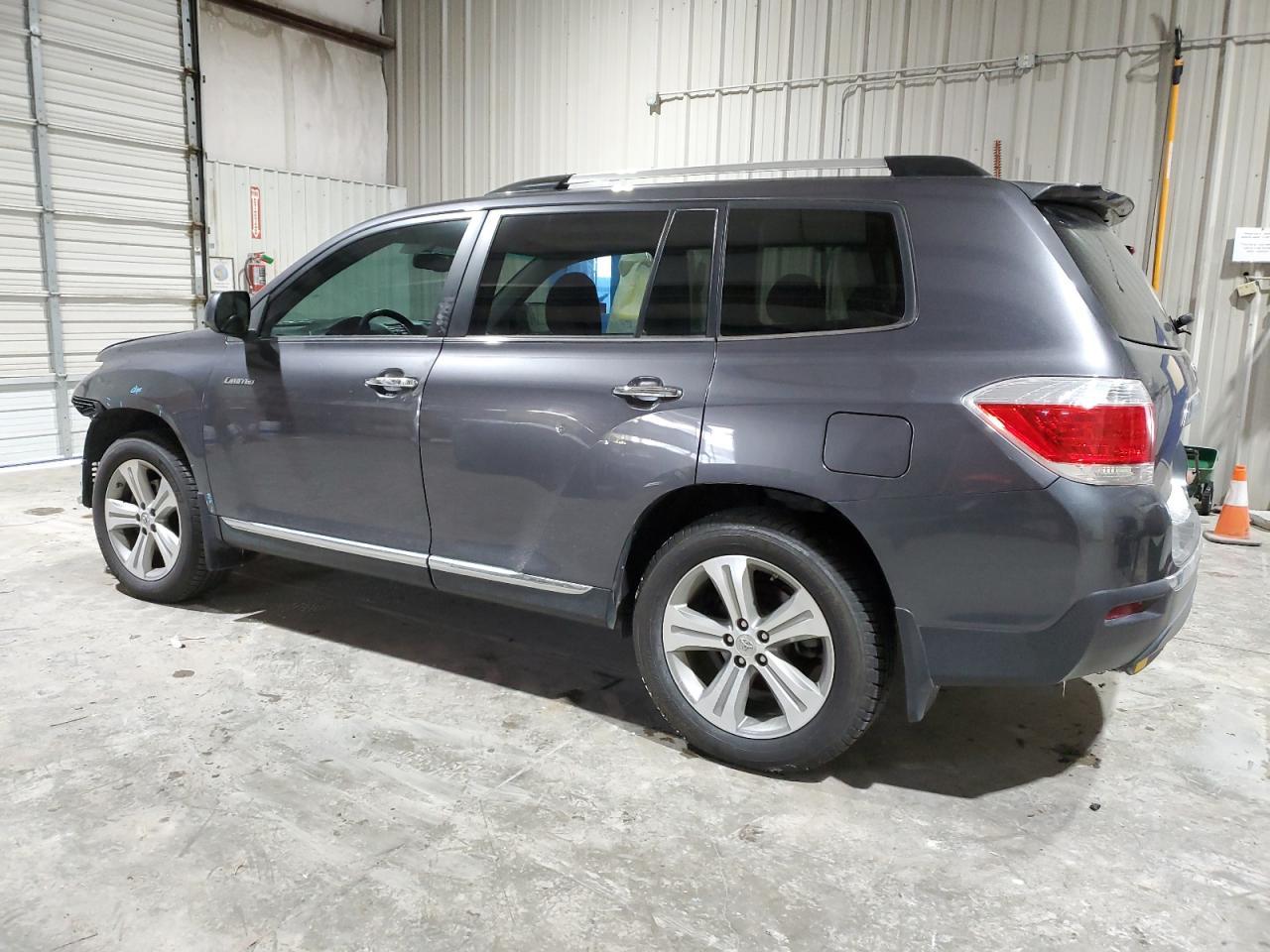 2012 TOYOTA HIGHLANDER - Image 2