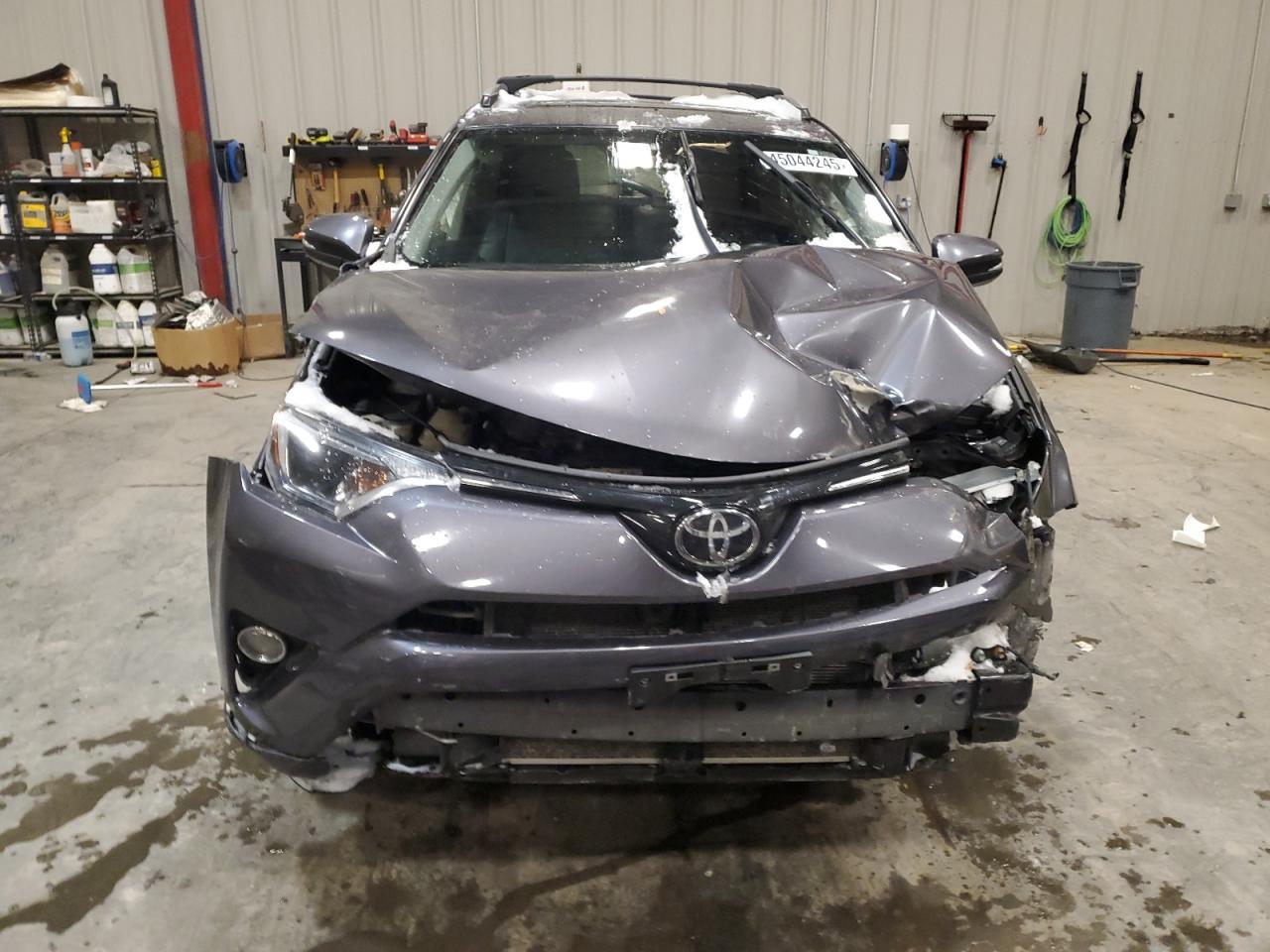 2017 TOYOTA RAV4 XLE - Image 5