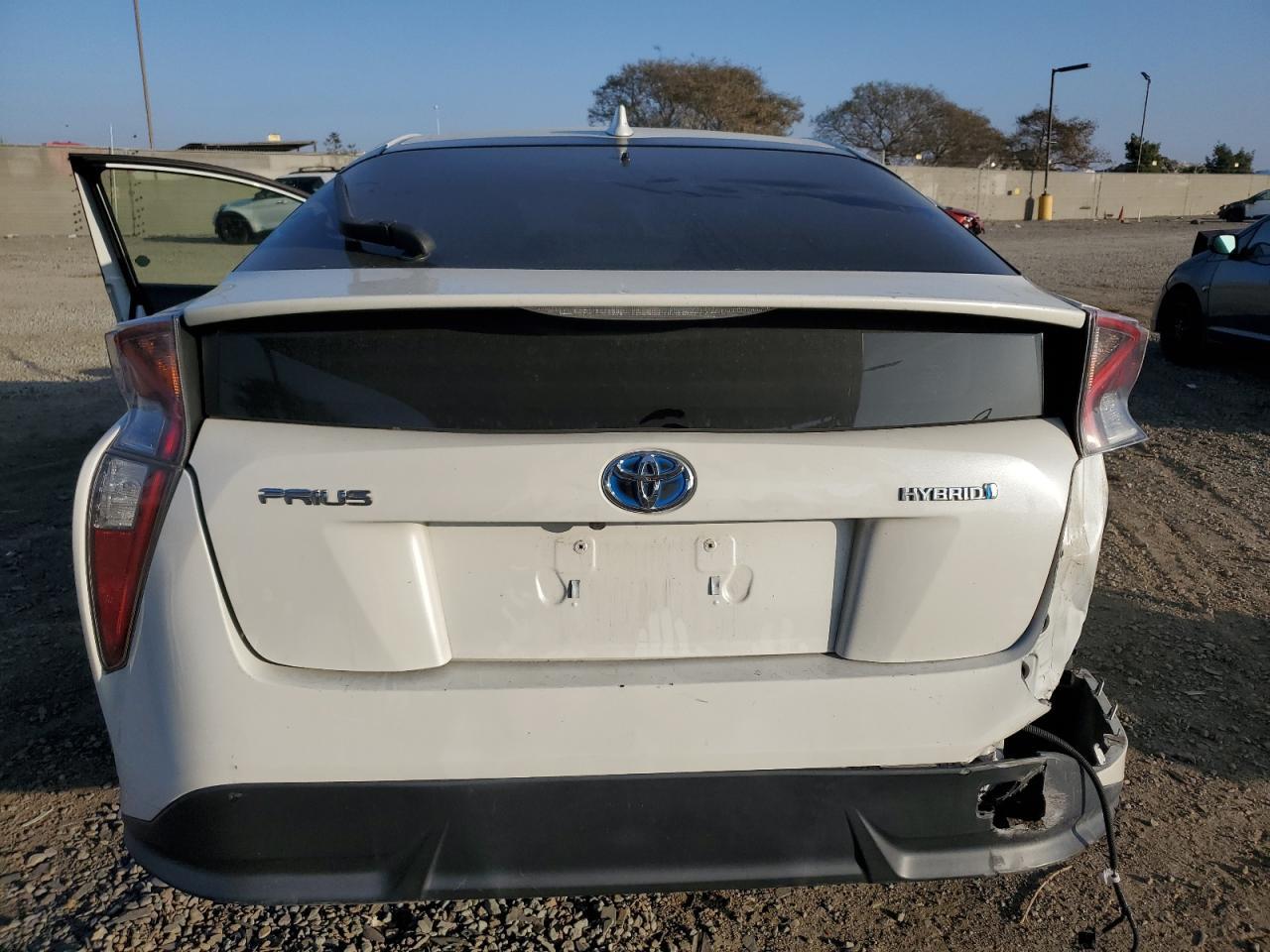 2016 TOYOTA PRIUS - Image 6