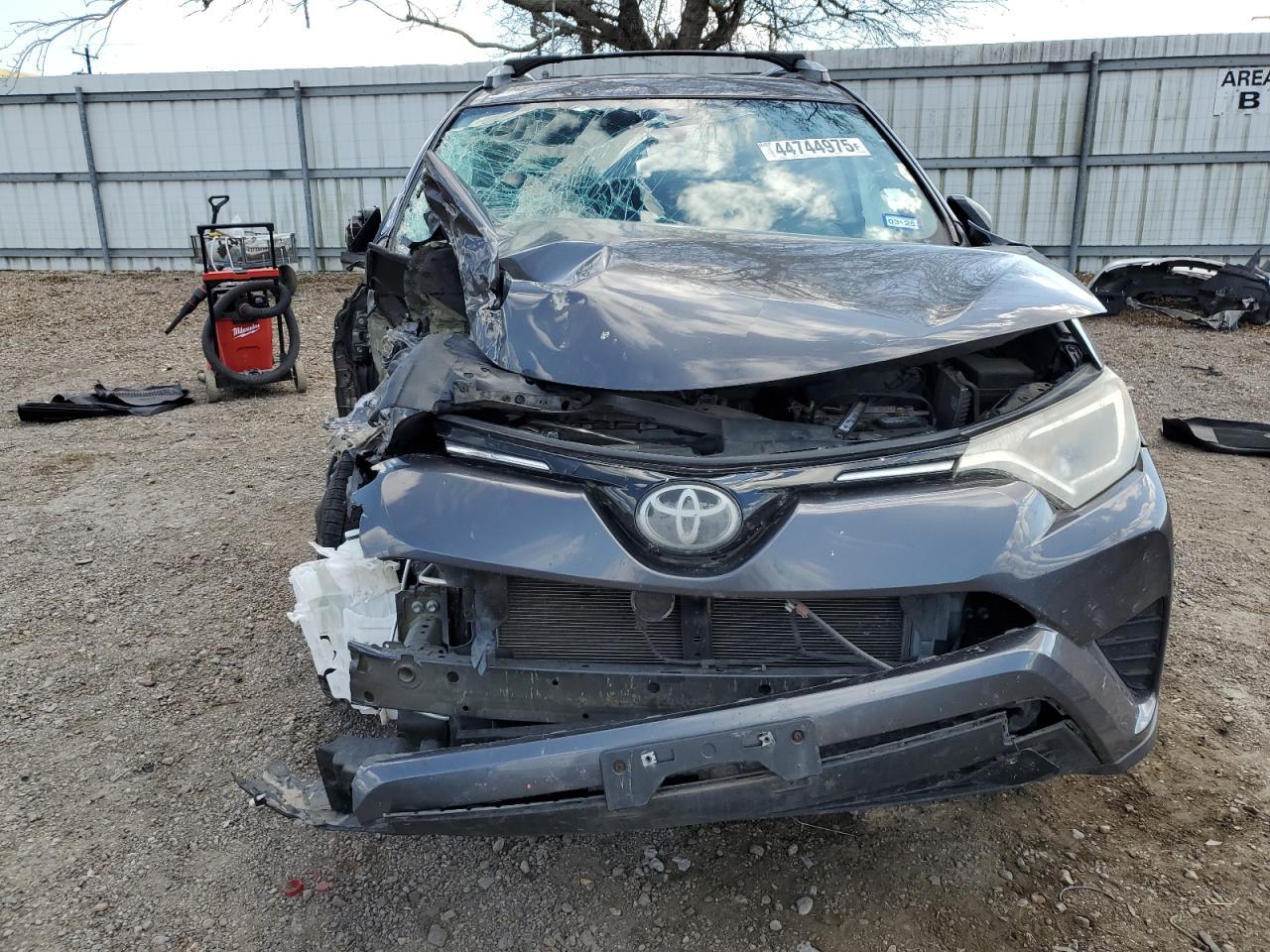 2017 TOYOTA RAV4 LE - Фото 5