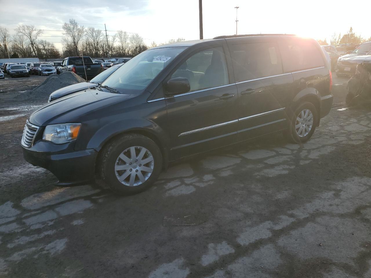 2014 CHRYSLER TOWN & COU