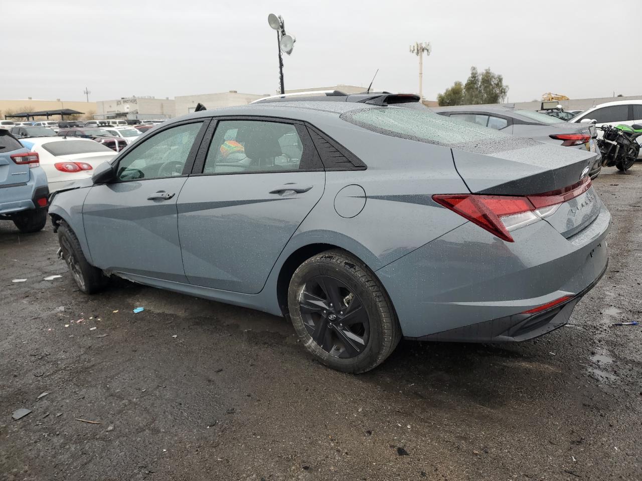 2022 HYUNDAI ELANTRA SE - Фото 2