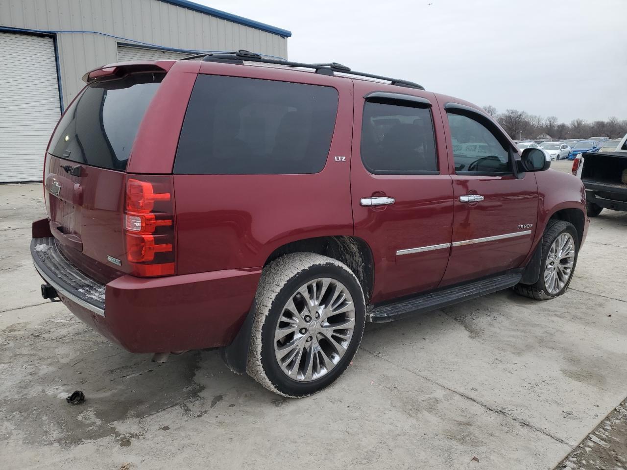 2011 CHEVROLET TAHOE K150 - Image 3