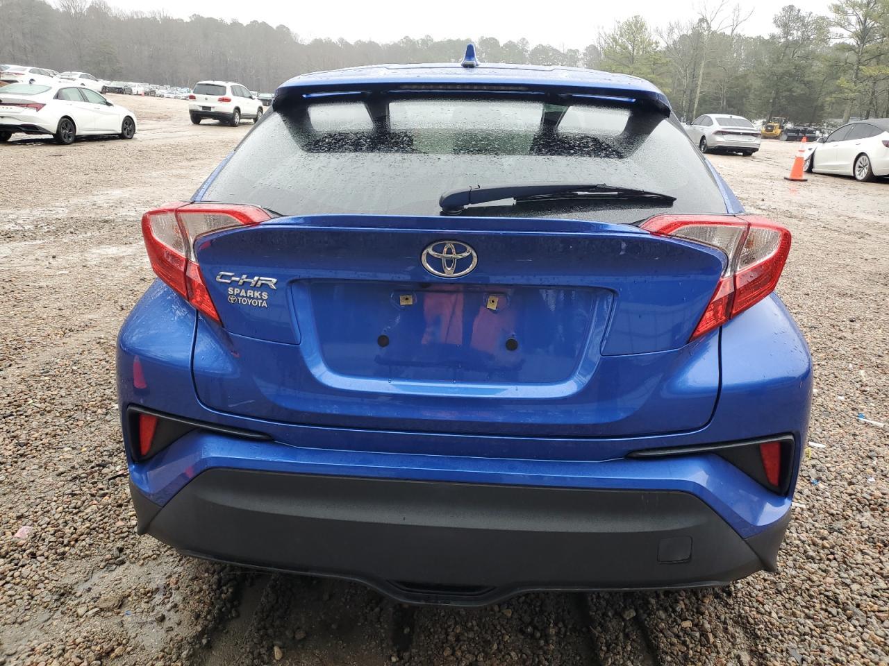 2019 TOYOTA C-HR XLE - Фото 6