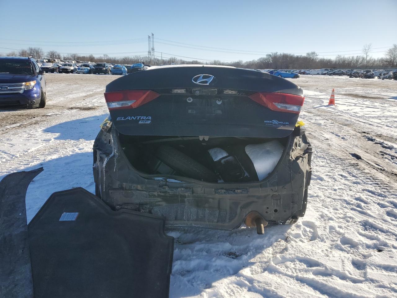 2018 HYUNDAI ELANTRA SE - Фото 6