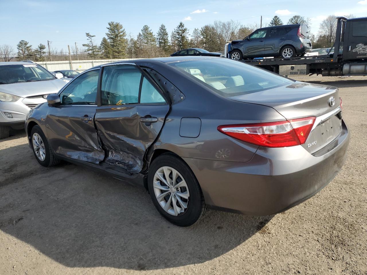 2017 TOYOTA CAMRY LE - Фото 2