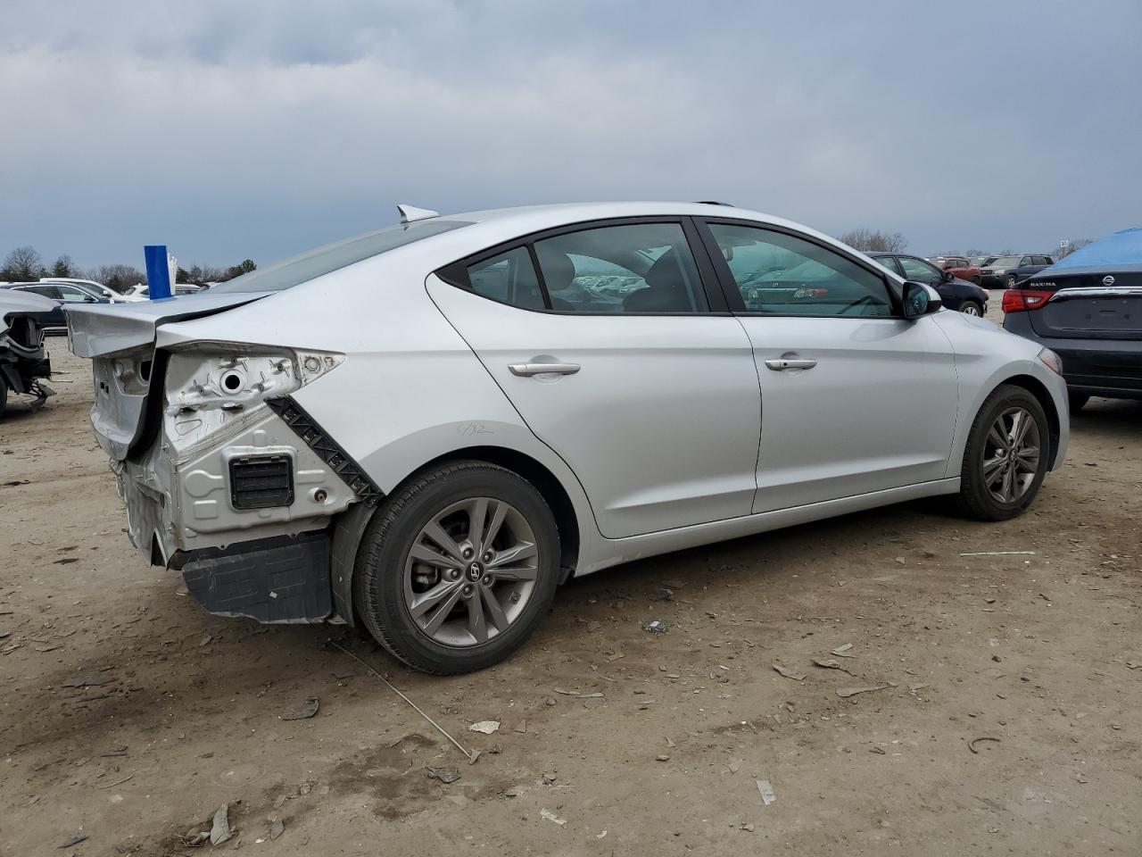 2018 HYUNDAI ELANTRA SE - Фото 3