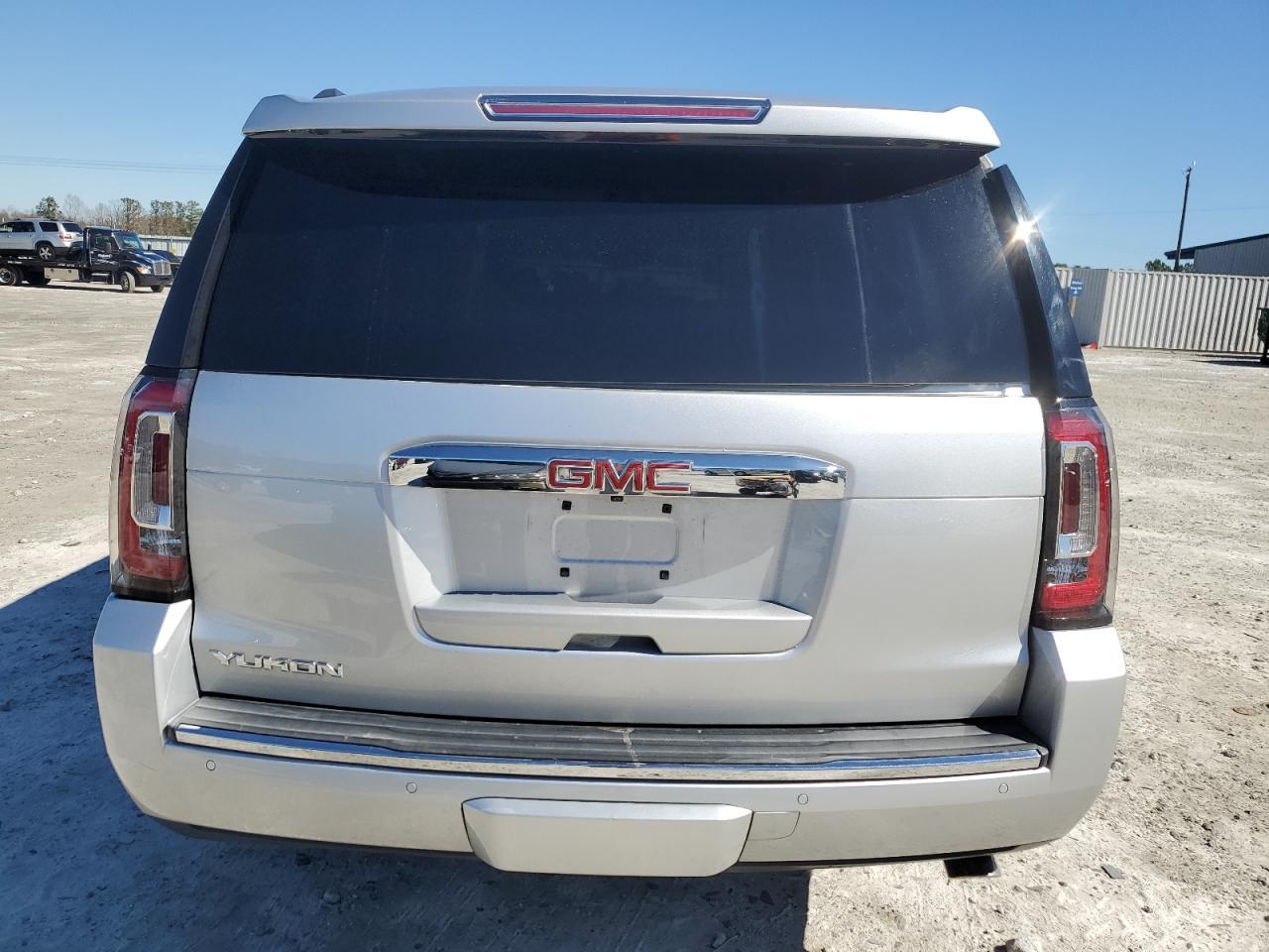 2017 GMC YUKON DENA - Фото 6
