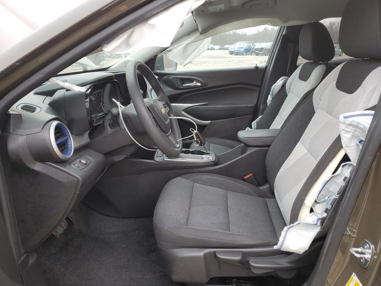2024 CHEVROLET TRAX LS - Image 7