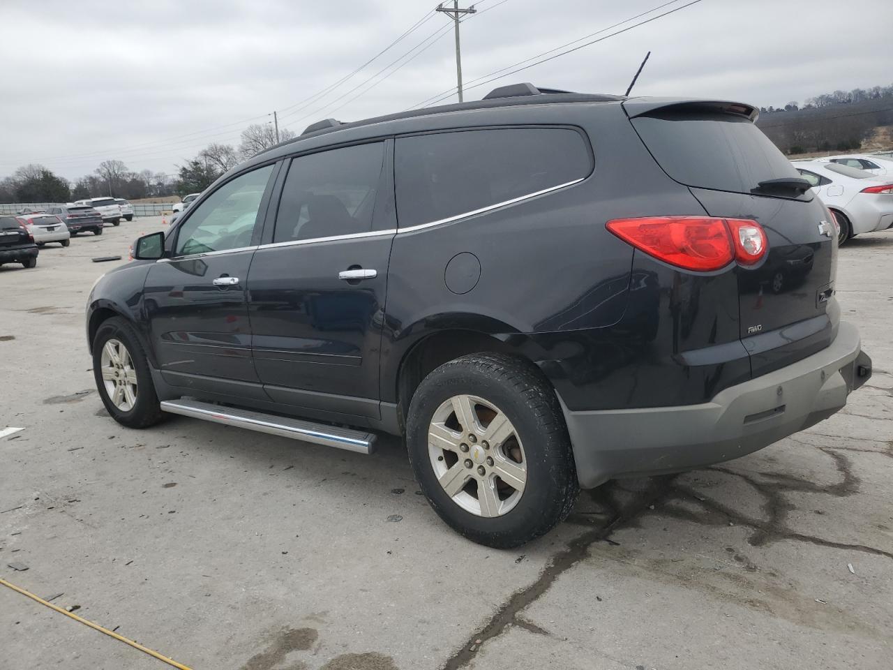 2012 CHEVROLET TRAVERSE L - Image 2