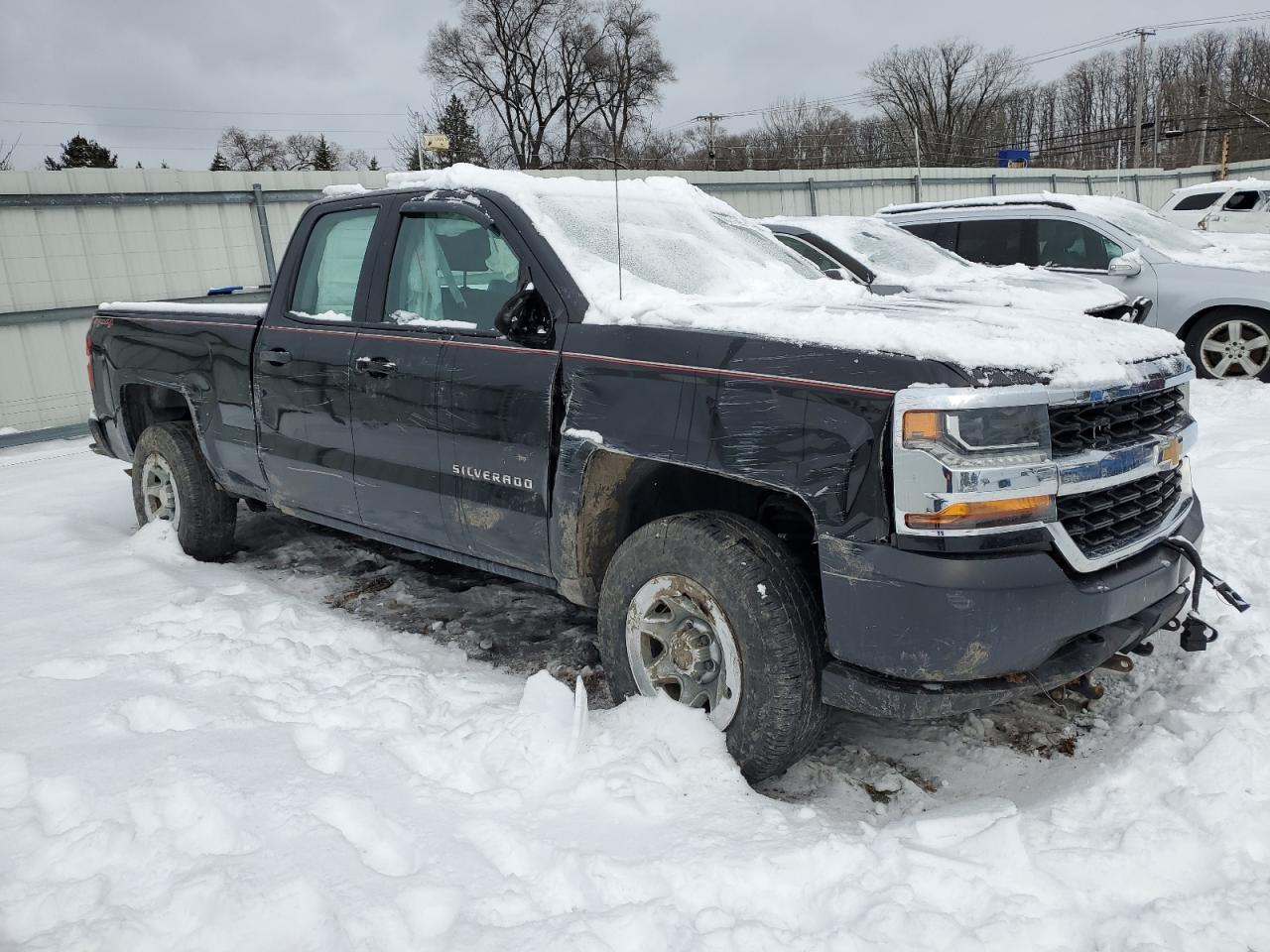 2017 CHEVROLET SILVERADO - Image 4