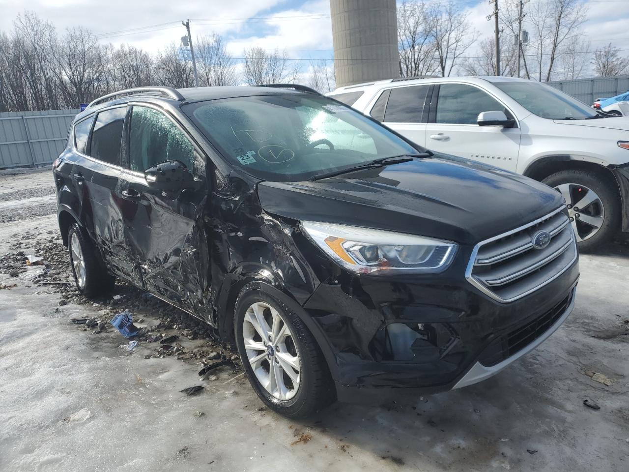 2017 FORD ESCAPE SE - Image 4