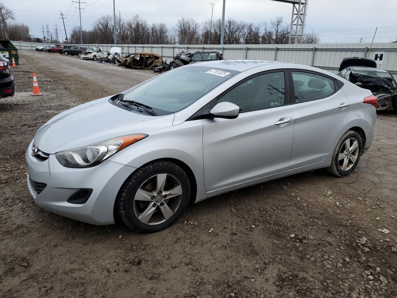 2013 HYUNDAI ELANTRA GL