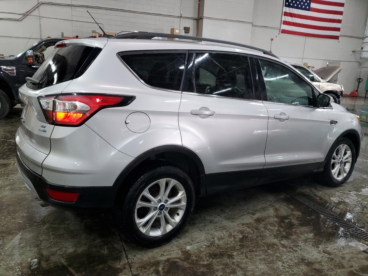 2017 FORD ESCAPE SE - Image 3