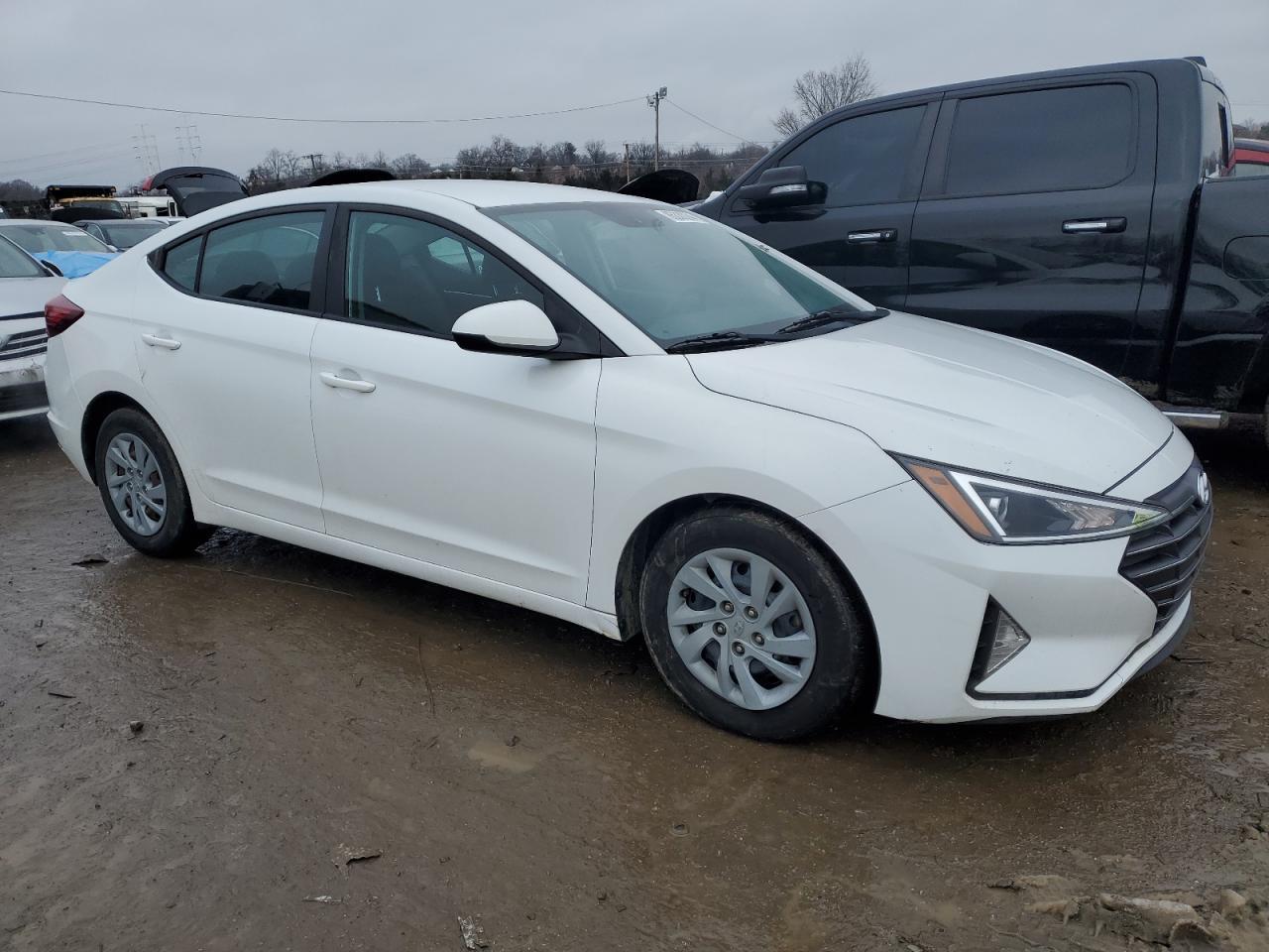 2019 HYUNDAI ELANTRA SE - Image 4