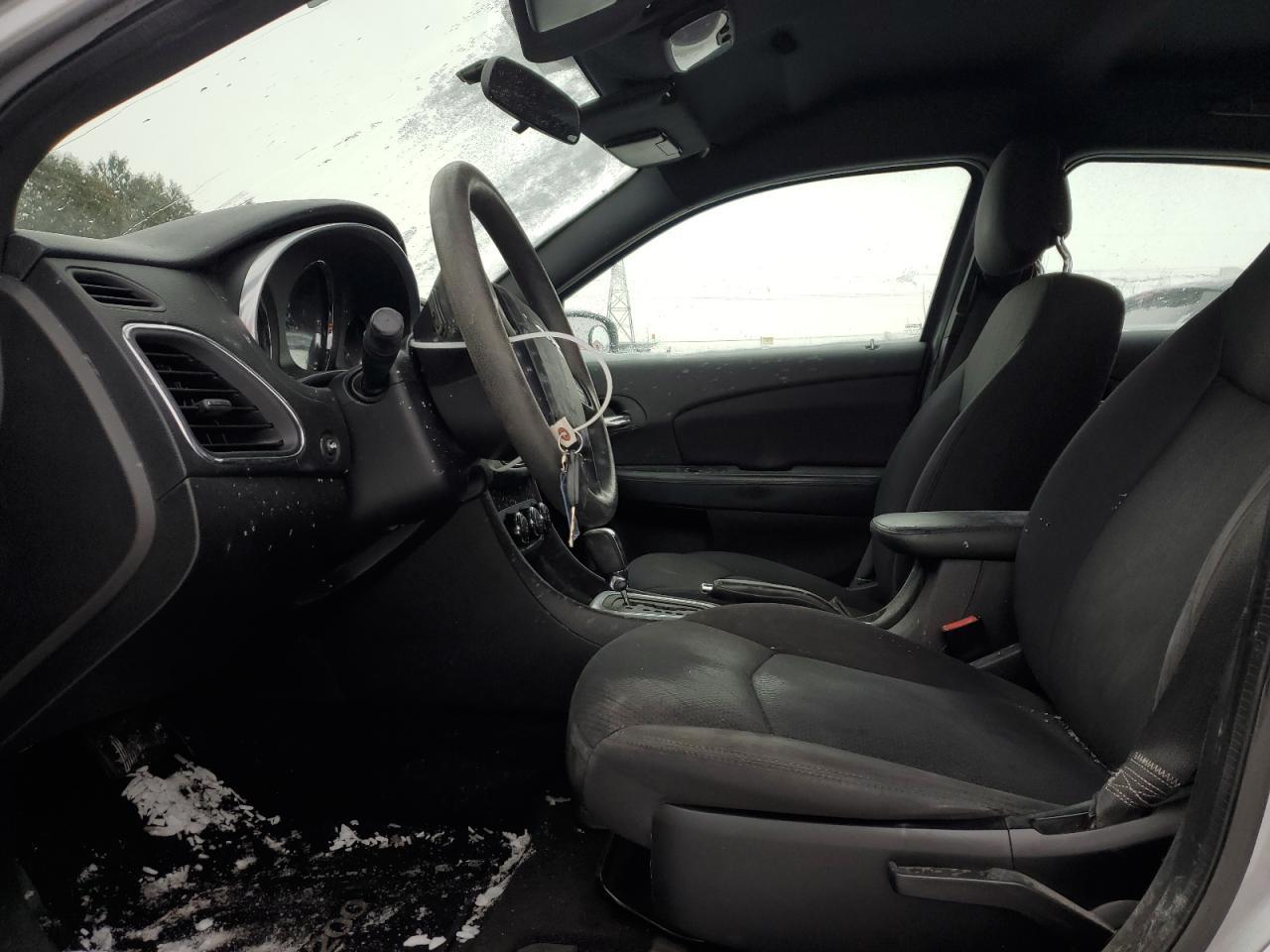 2013 CHRYSLER 200 LX - Фото 7