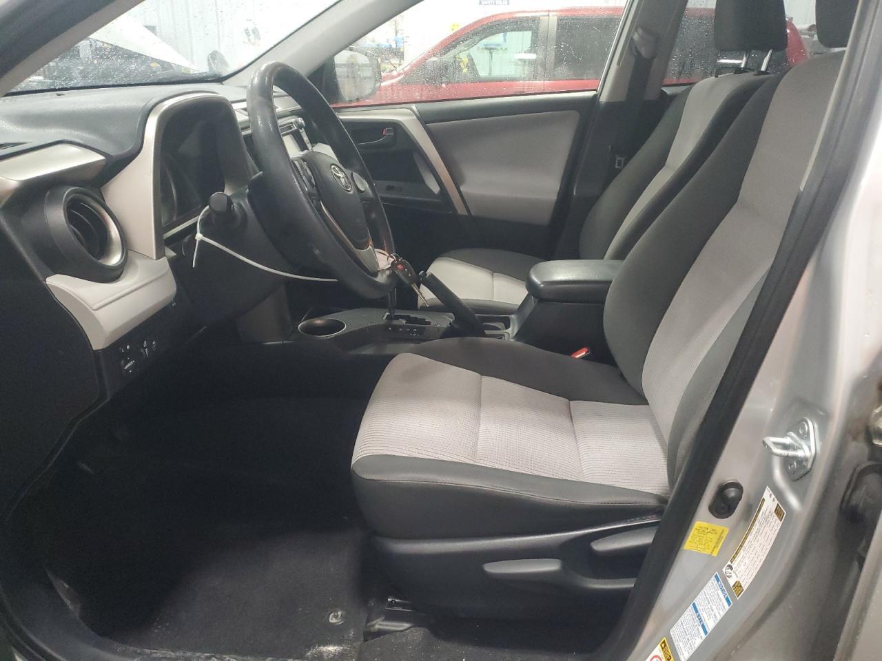 2015 TOYOTA RAV4 LE - Фото 7