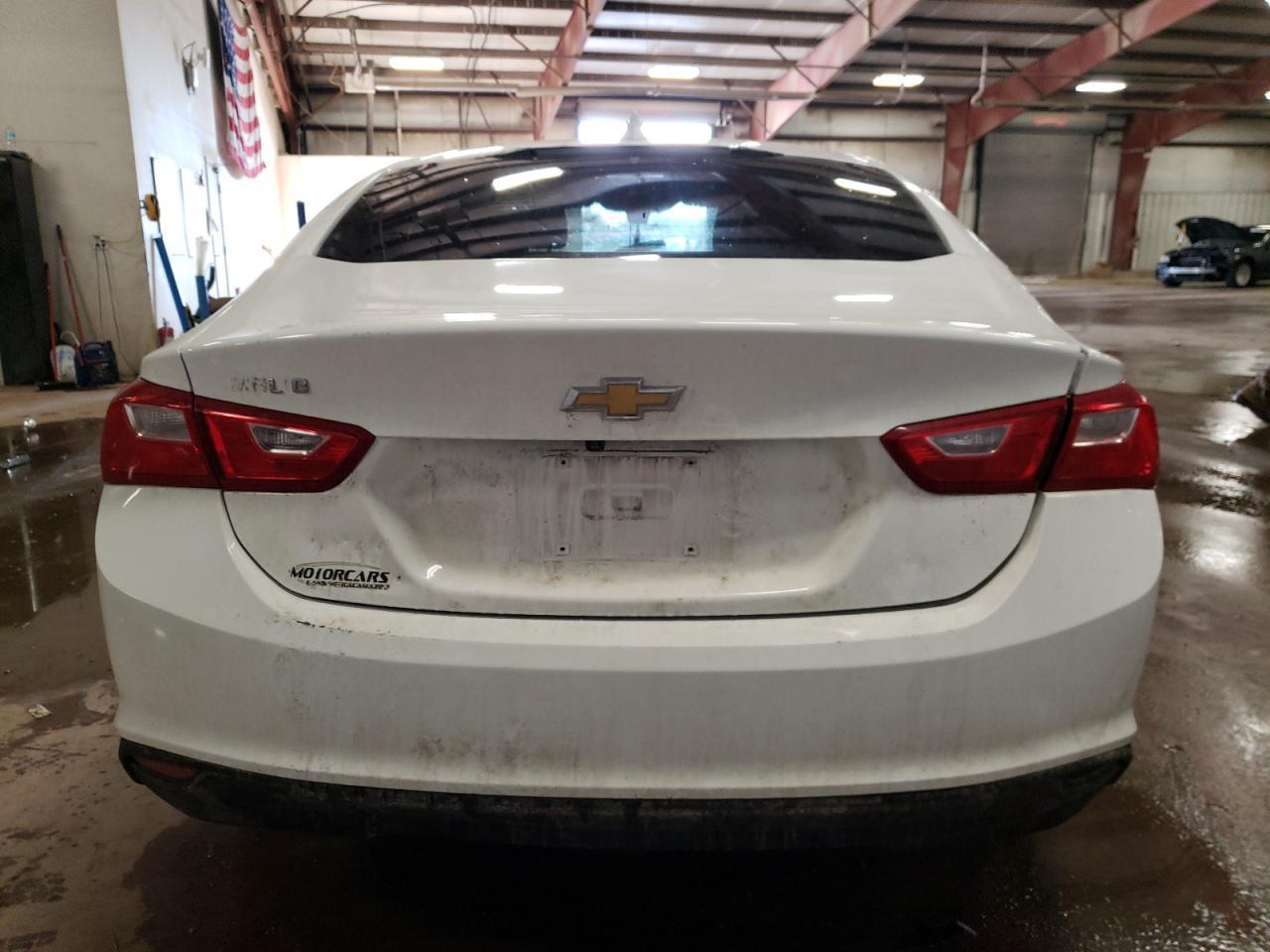2017 CHEVROLET MALIBU LT - Image 6