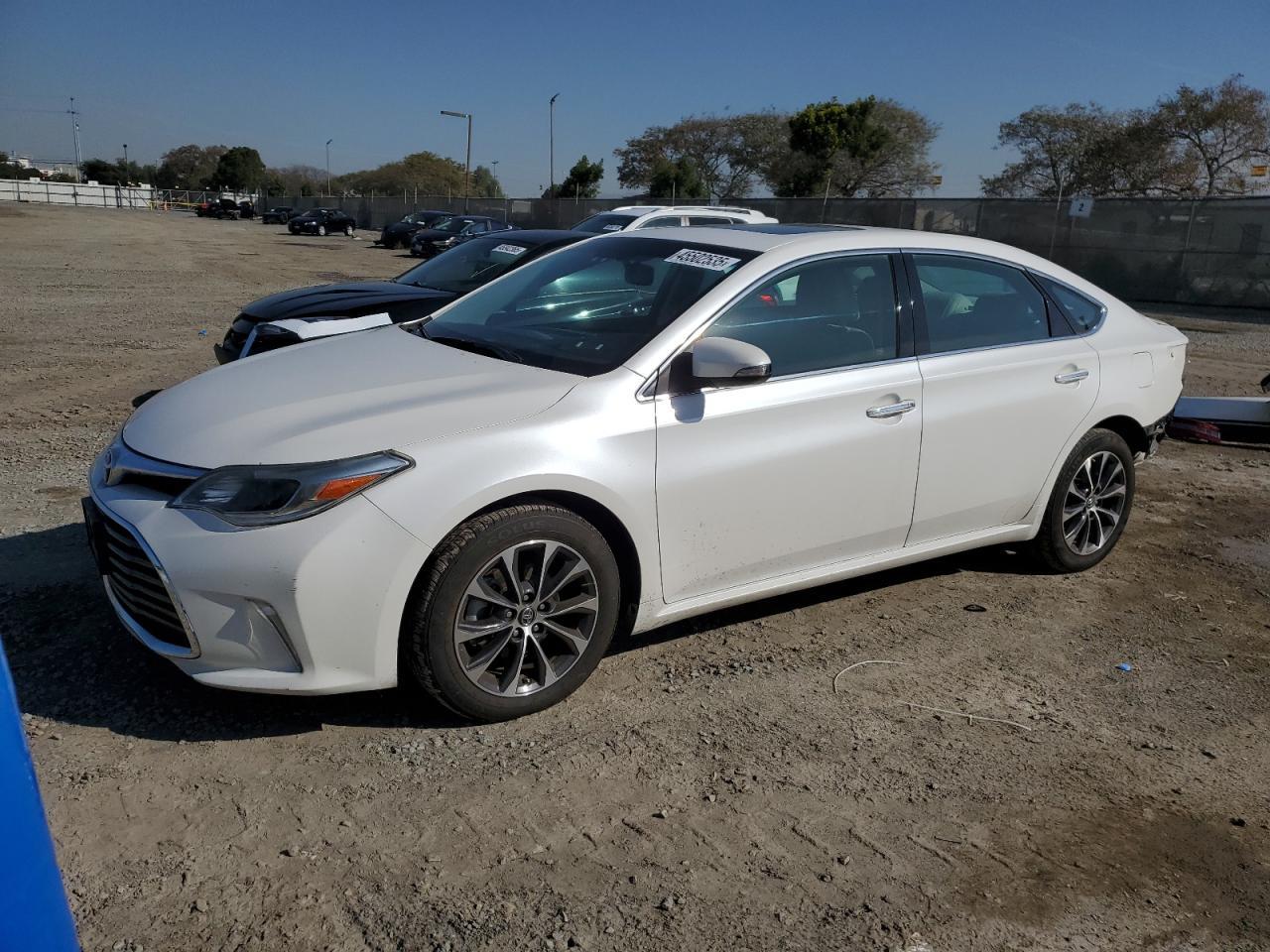 2016 TOYOTA AVALON XLE