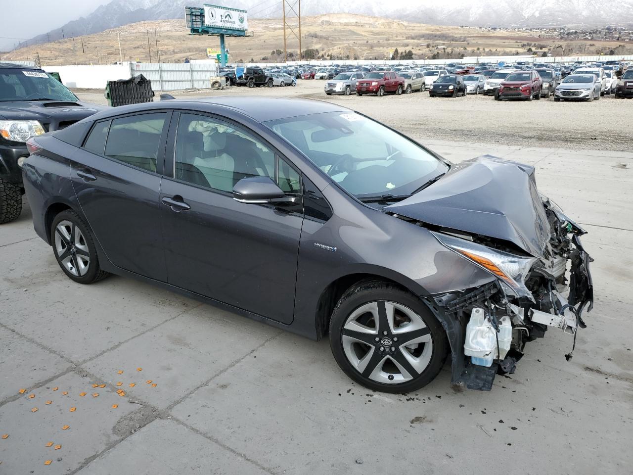 2016 TOYOTA PRIUS - Image 4