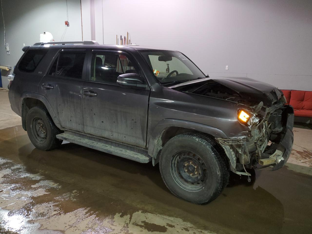 2017 TOYOTA 4RUNNER SR - Image 4