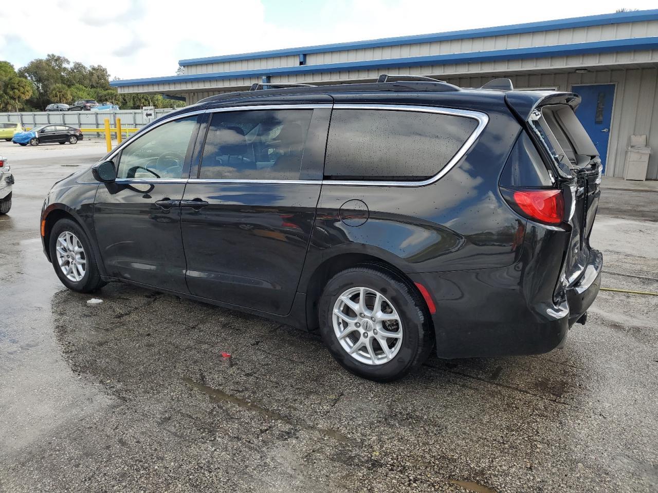 2022 CHRYSLER VOYAGER LX - Фото 2