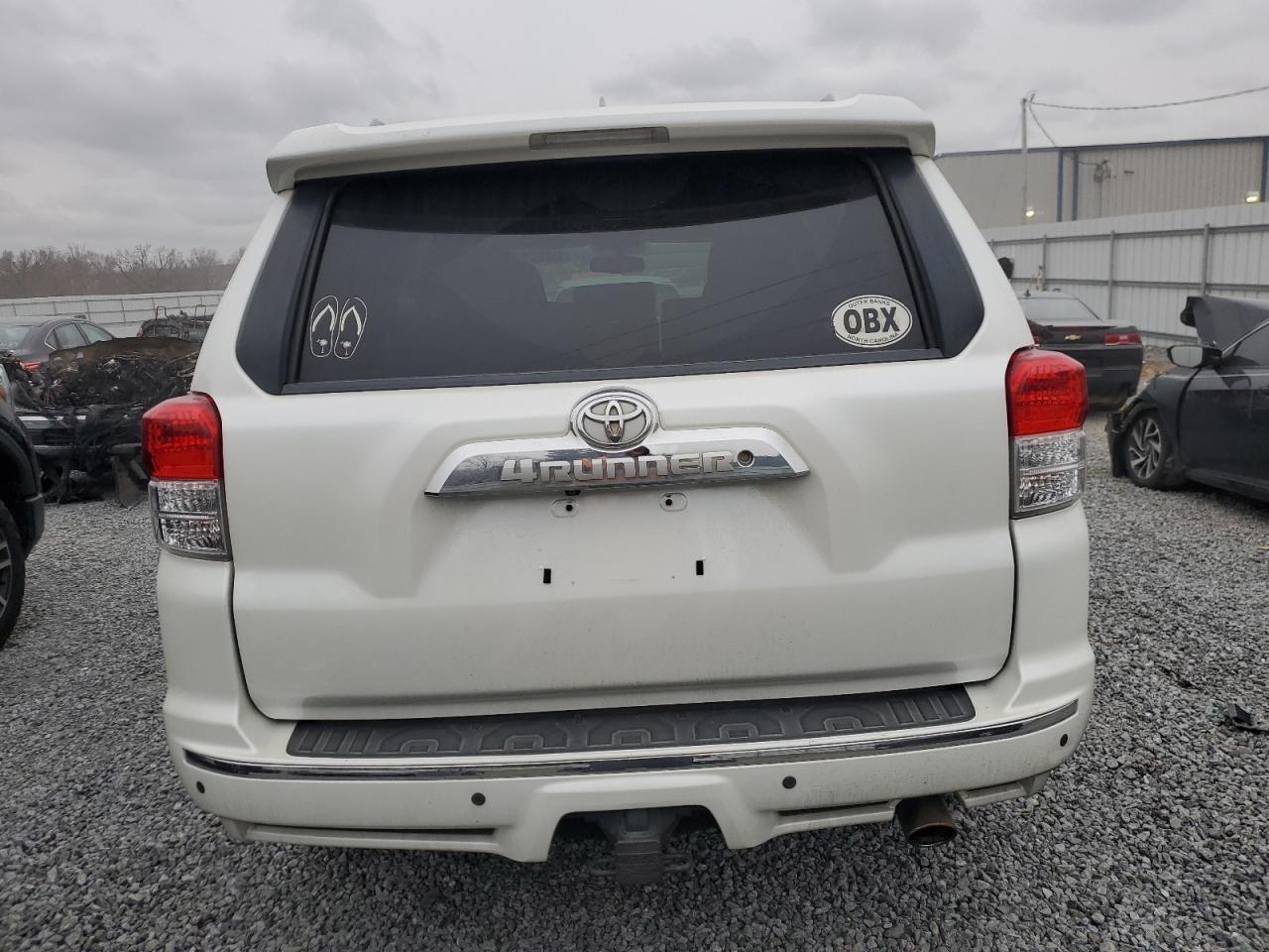 2011 TOYOTA 4RUNNER SR - Image 6