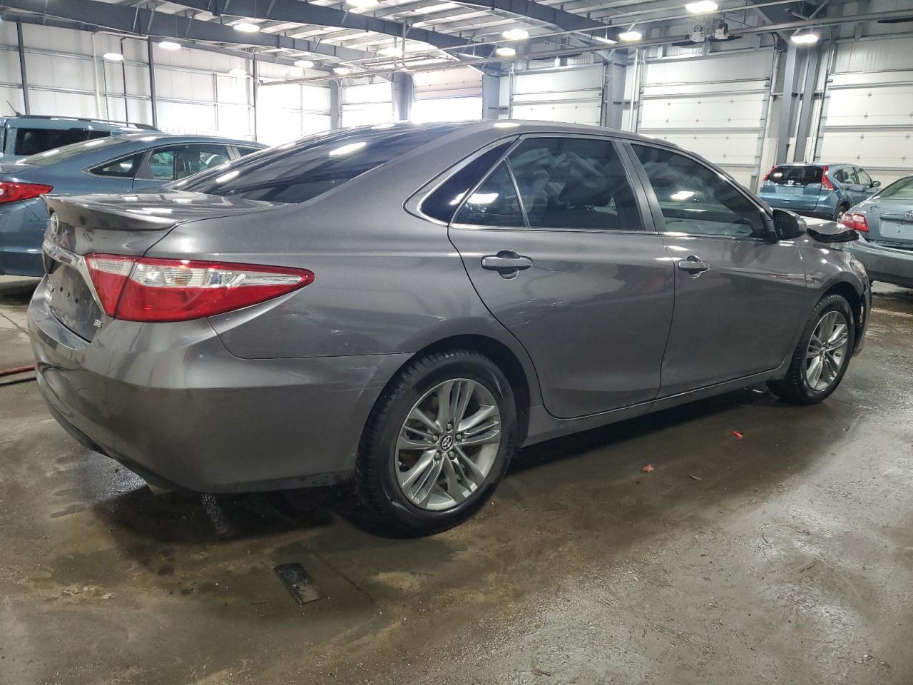 2017 TOYOTA CAMRY LE - Фото 3