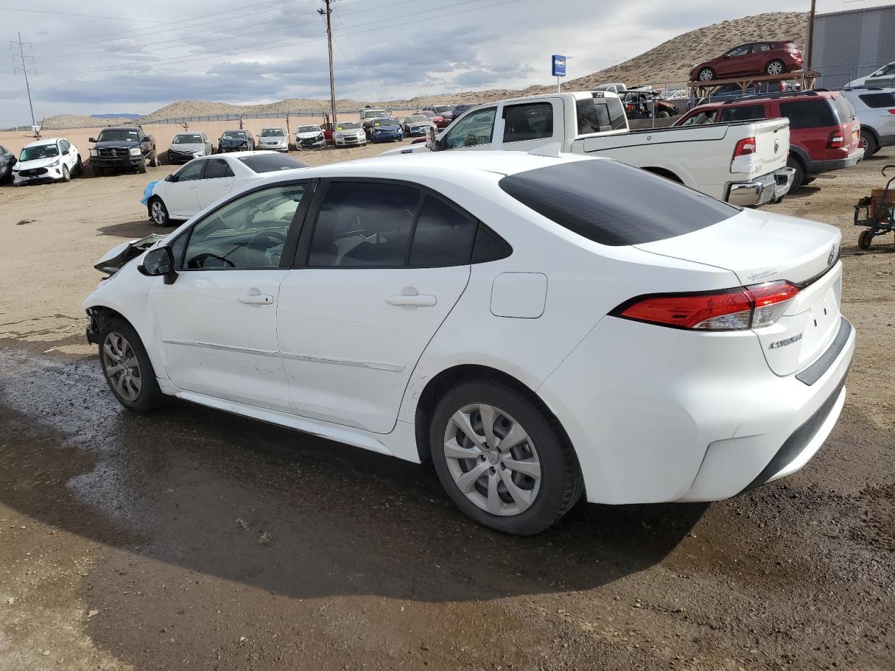 2020 TOYOTA COROLLA LE - Фото 2