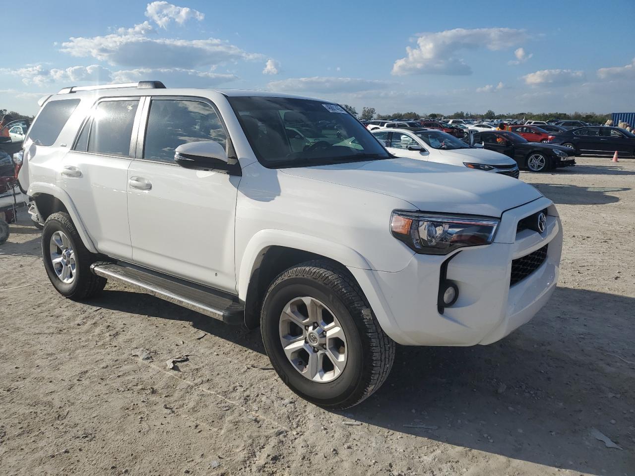 2019 TOYOTA 4RUNNER SR - Image 4