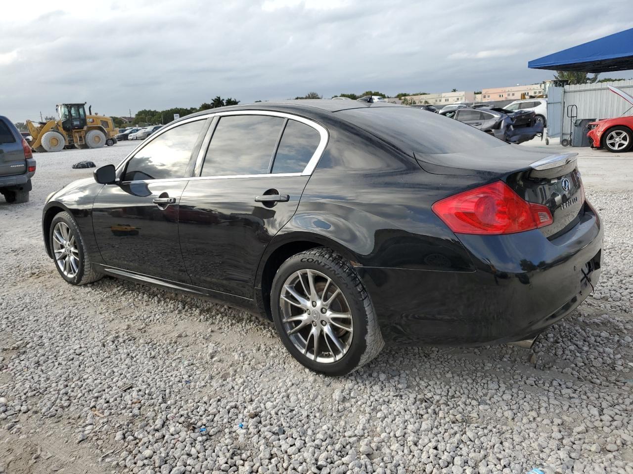 2012 INFINITI G37 - Image 2