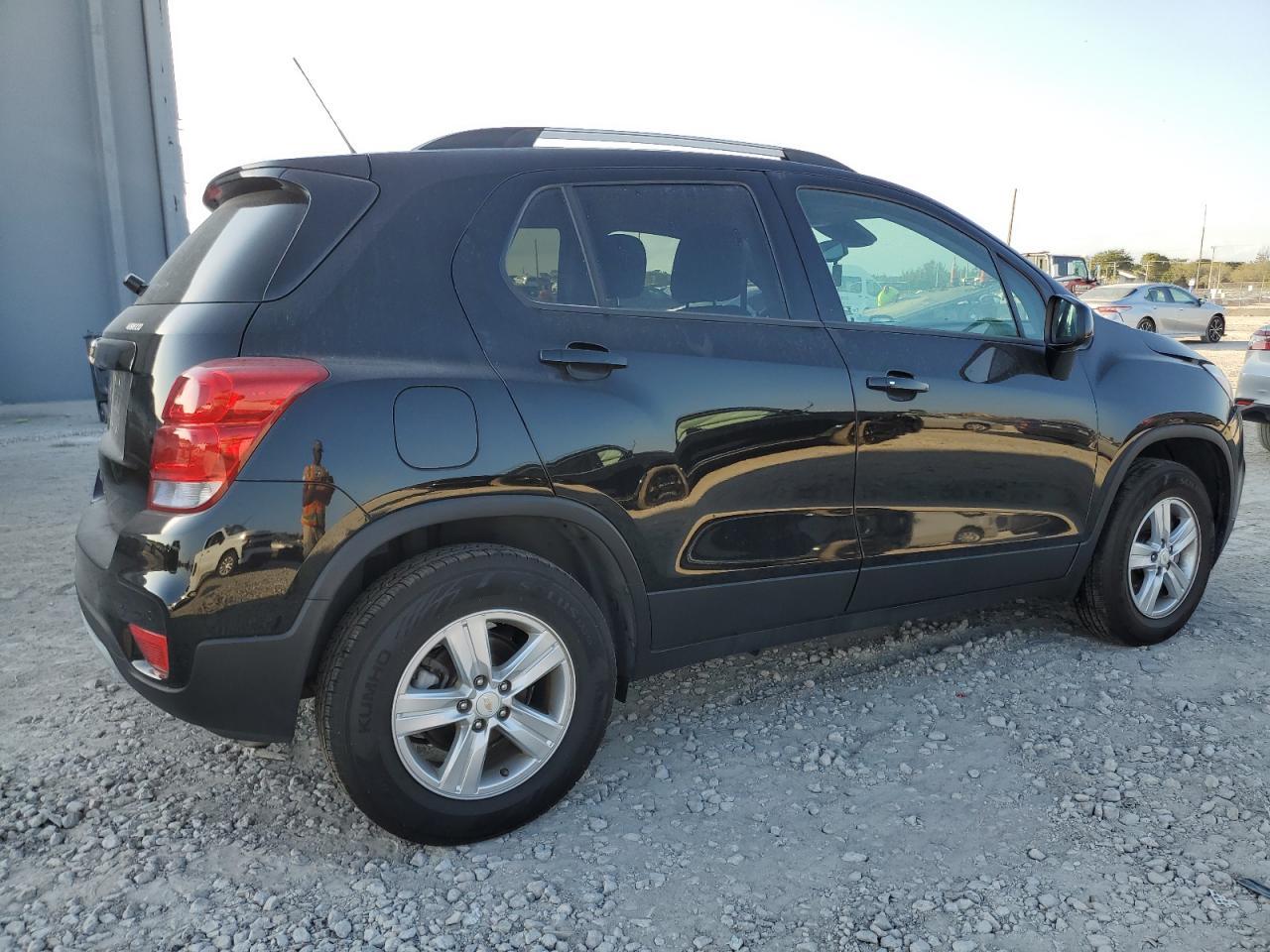 2021 CHEVROLET TRAX 1LT - Фото 3
