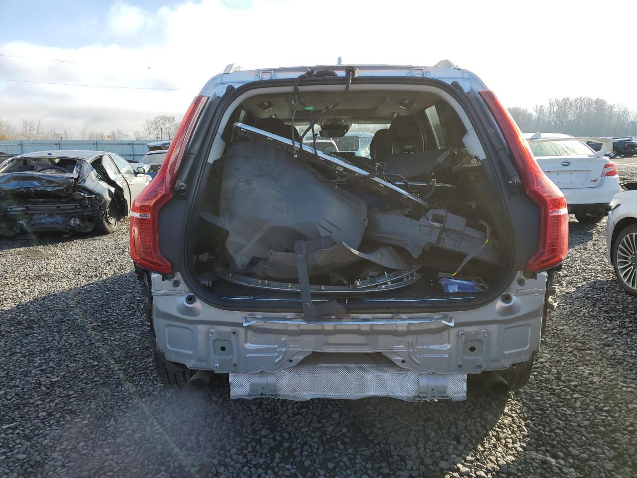2016 VOLVO XC90 T6 - Фото 6