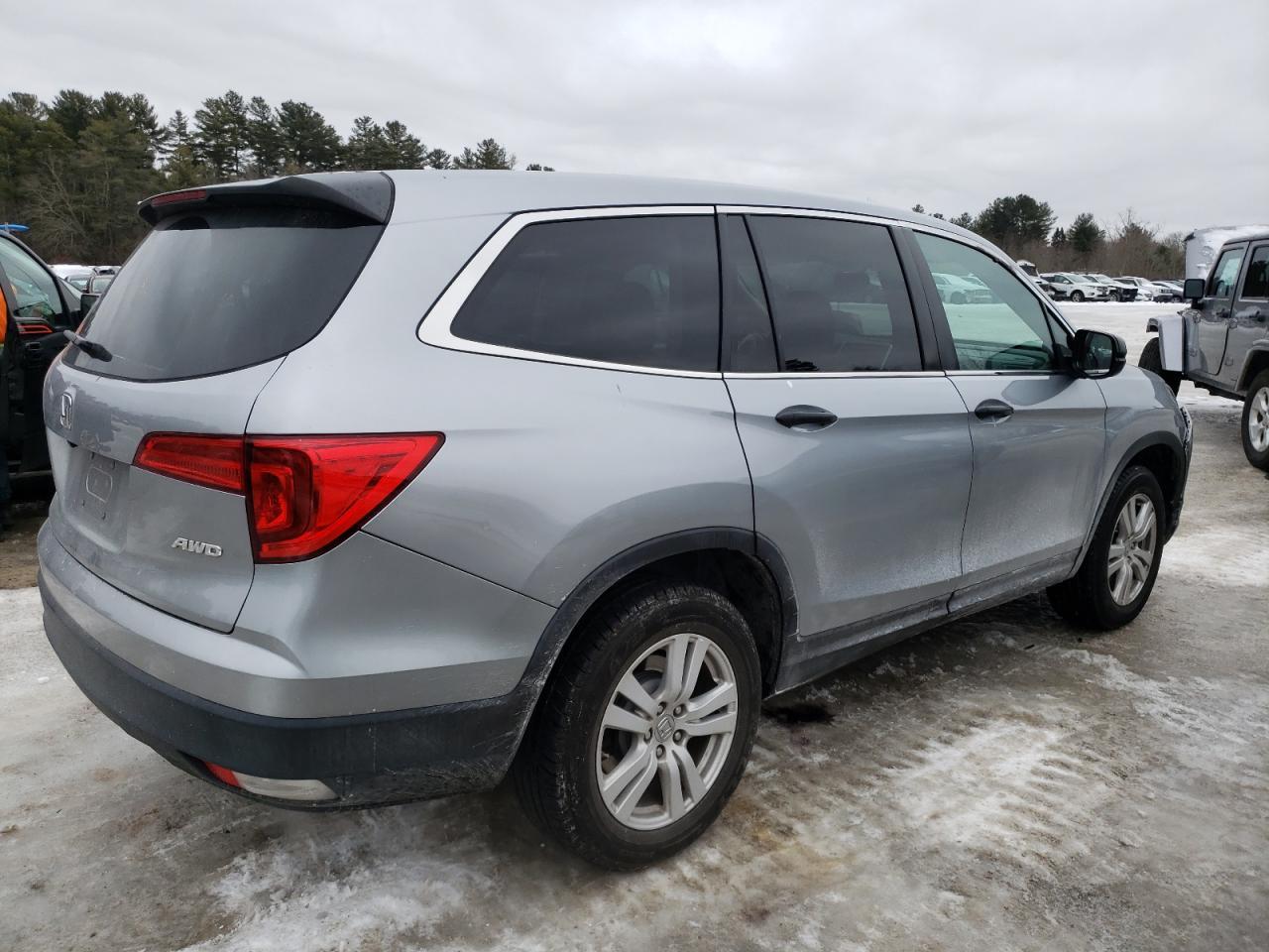 2017 HONDA PILOT LX - Фото 3