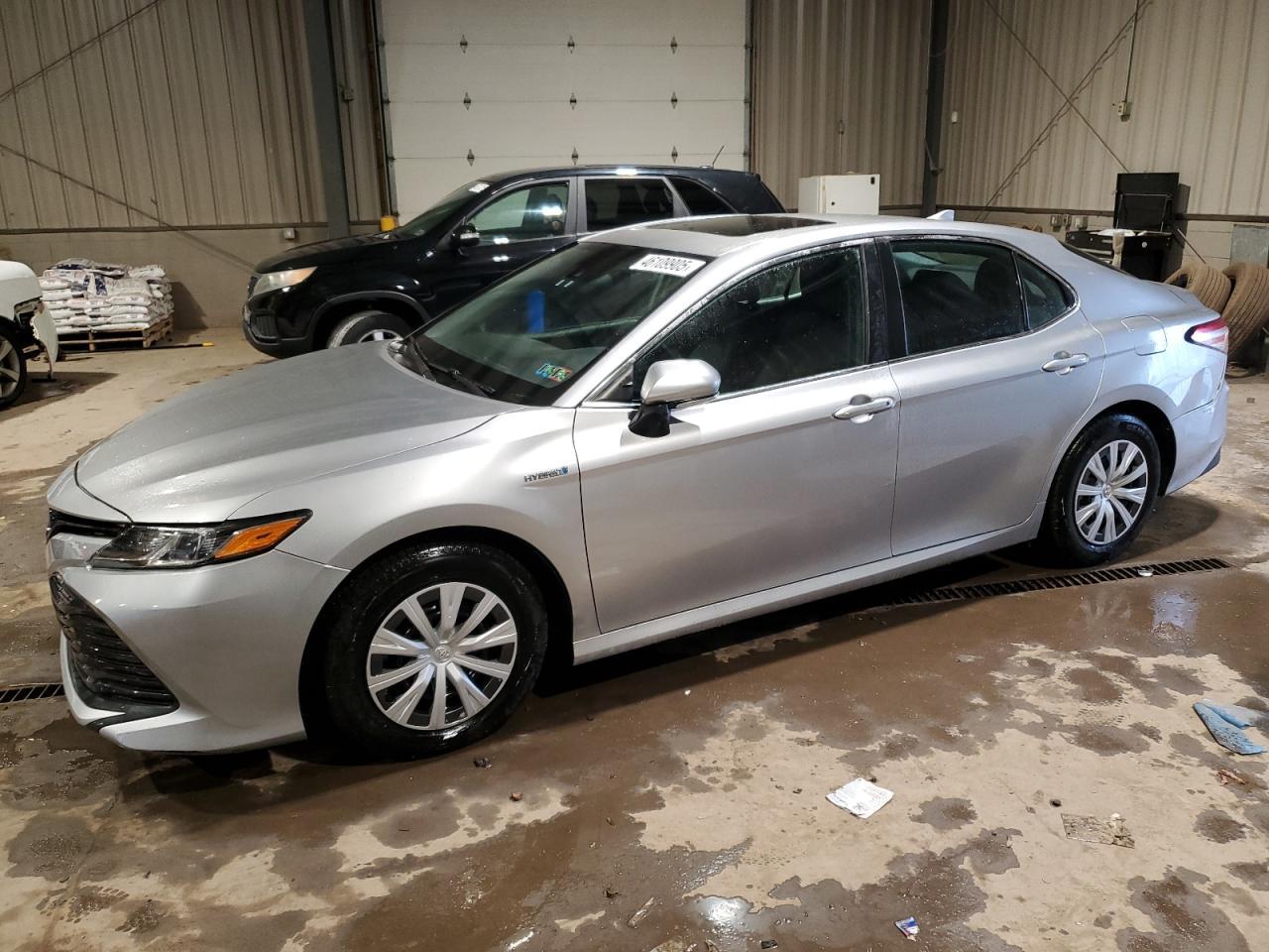 2019 TOYOTA CAMRY LE