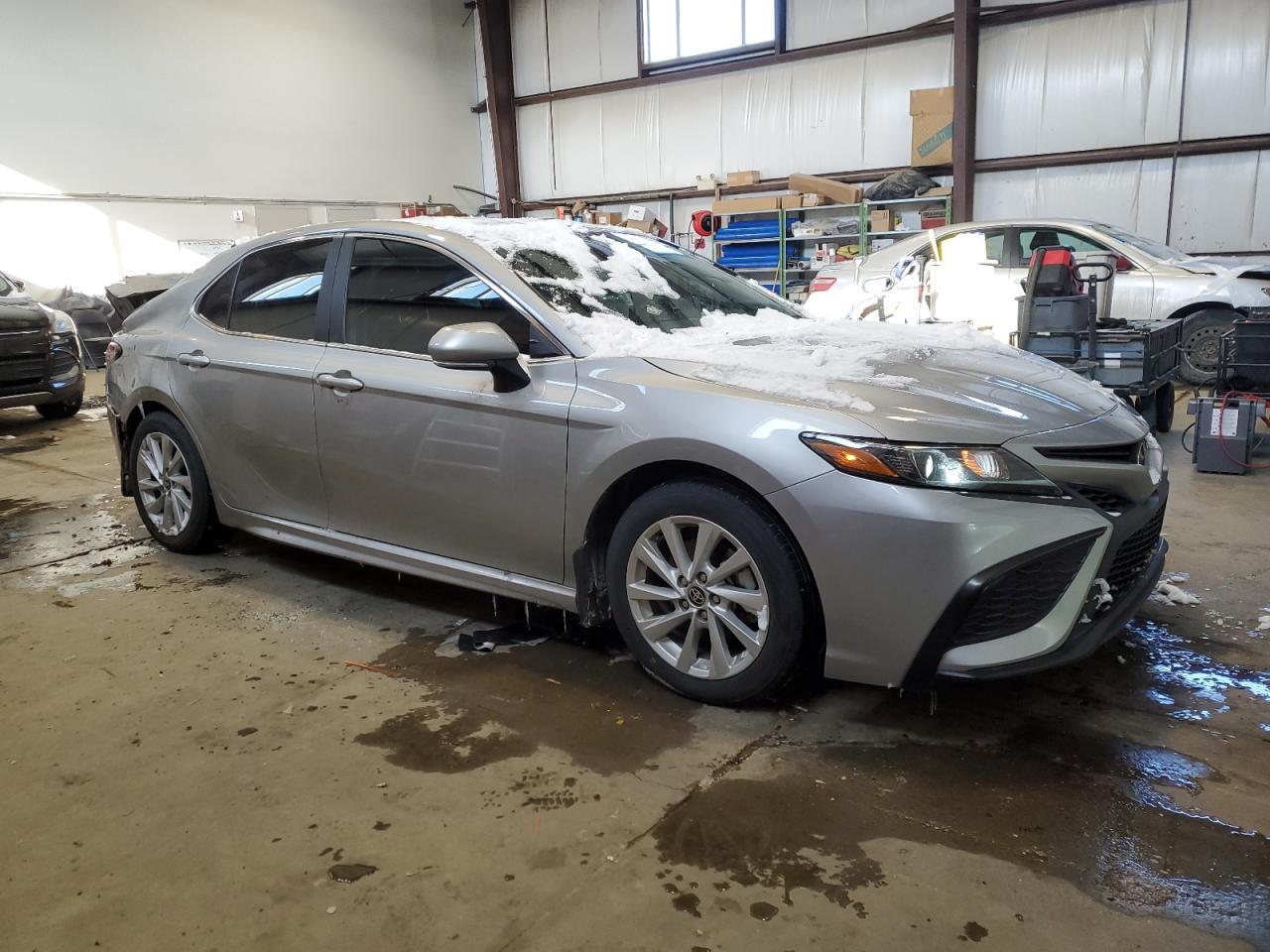2021 TOYOTA CAMRY SE - Фото 4