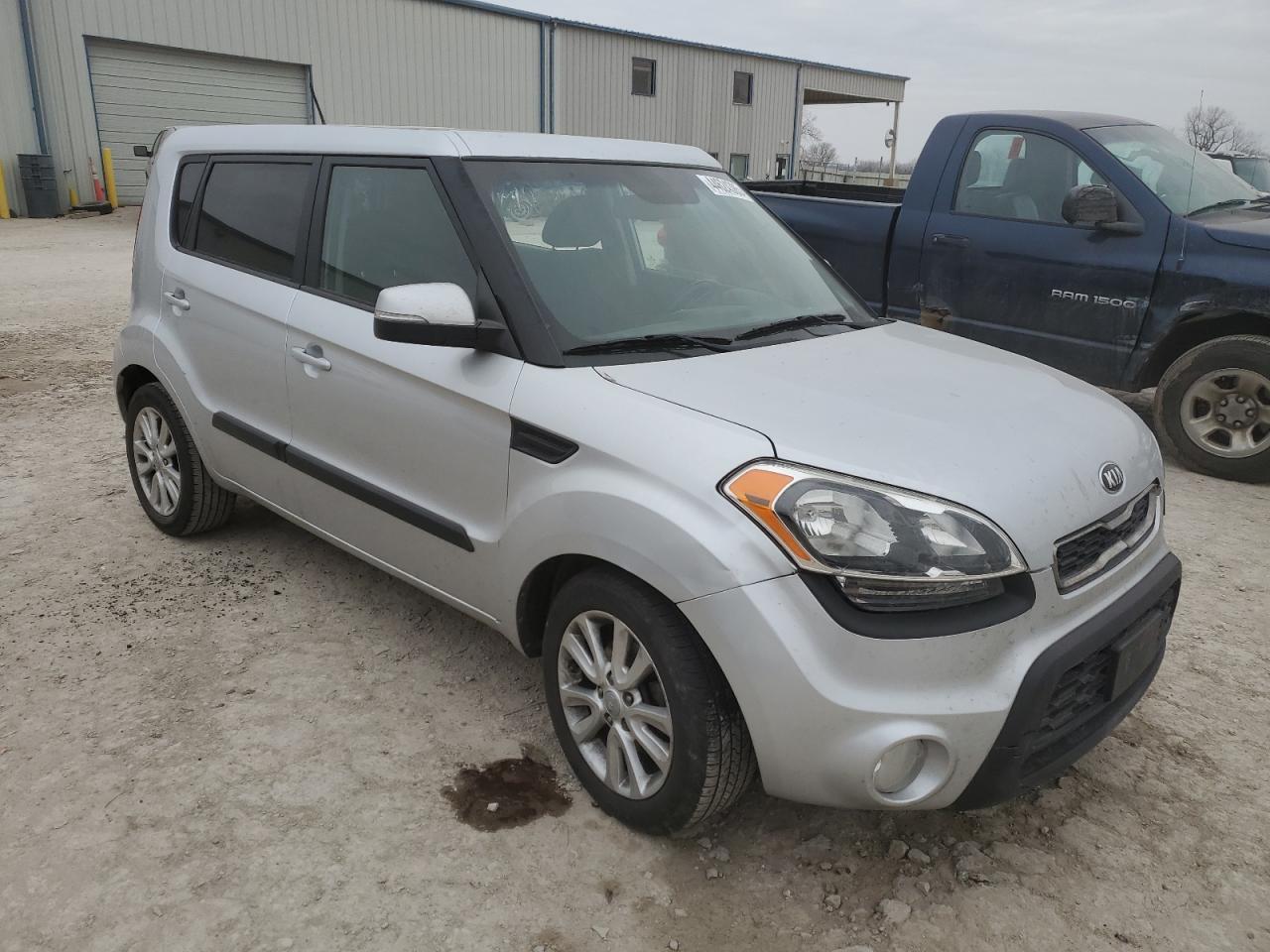 2013 KIA SOUL + - Image 4