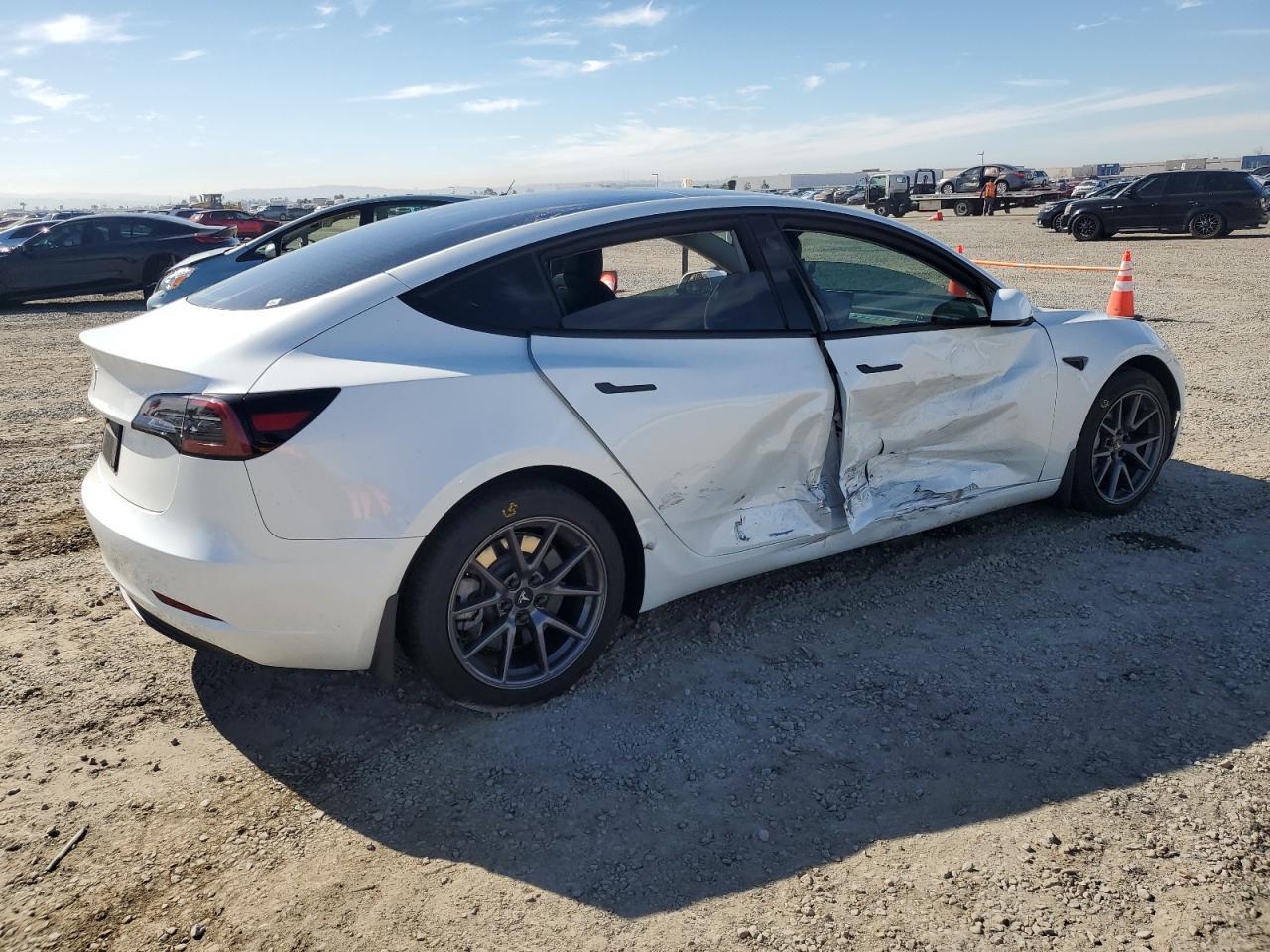 2023 TESLA MODEL 3 - Фото 3