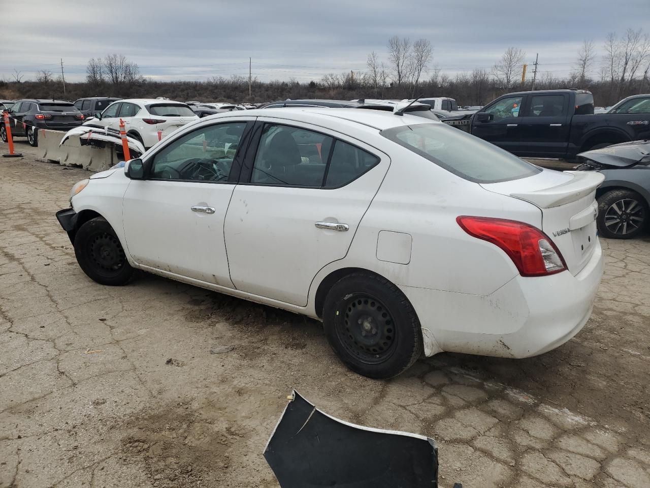 2014 NISSAN VERSA S - Фото 2