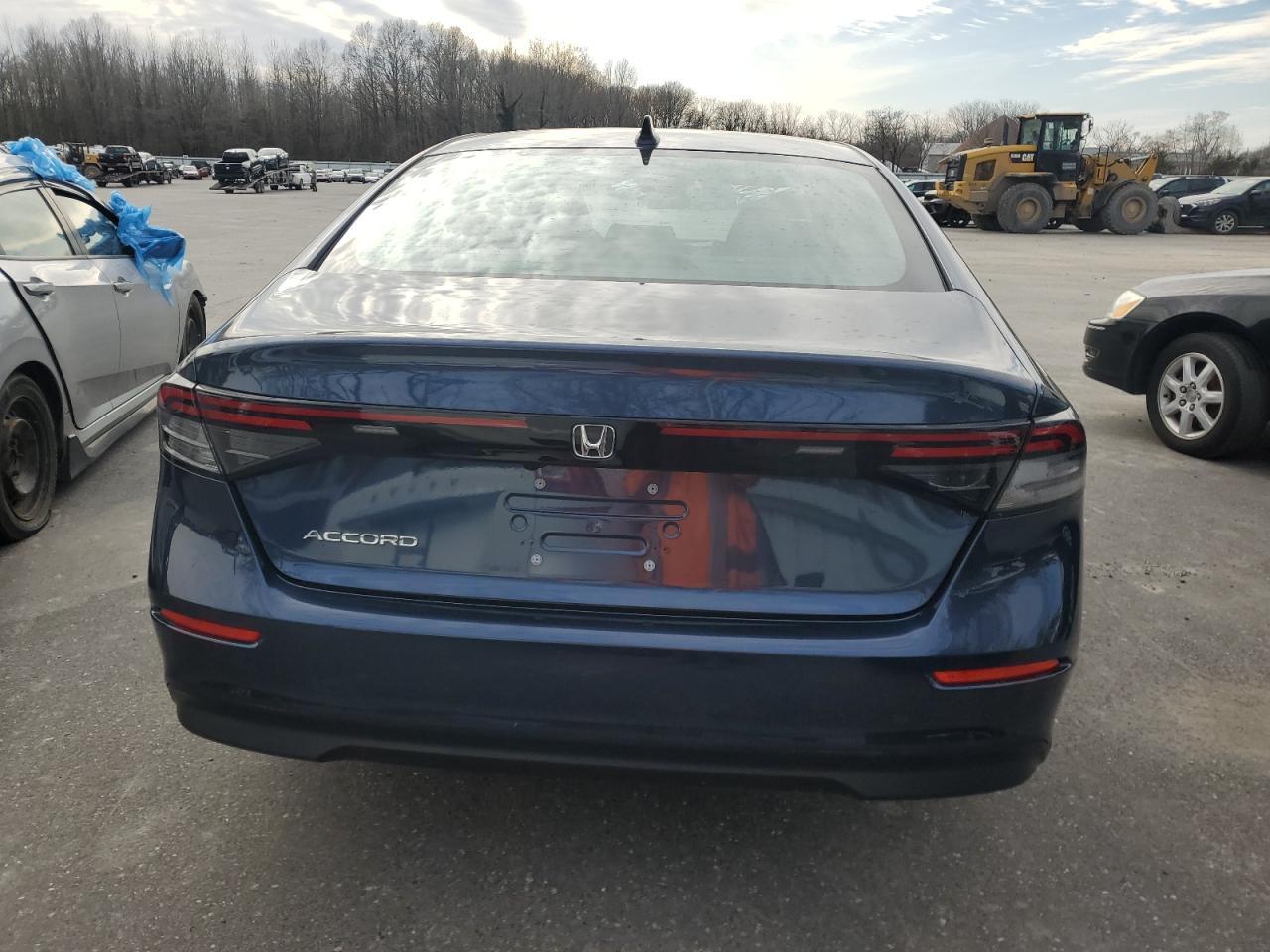2024 HONDA ACCORD EX - Image 6
