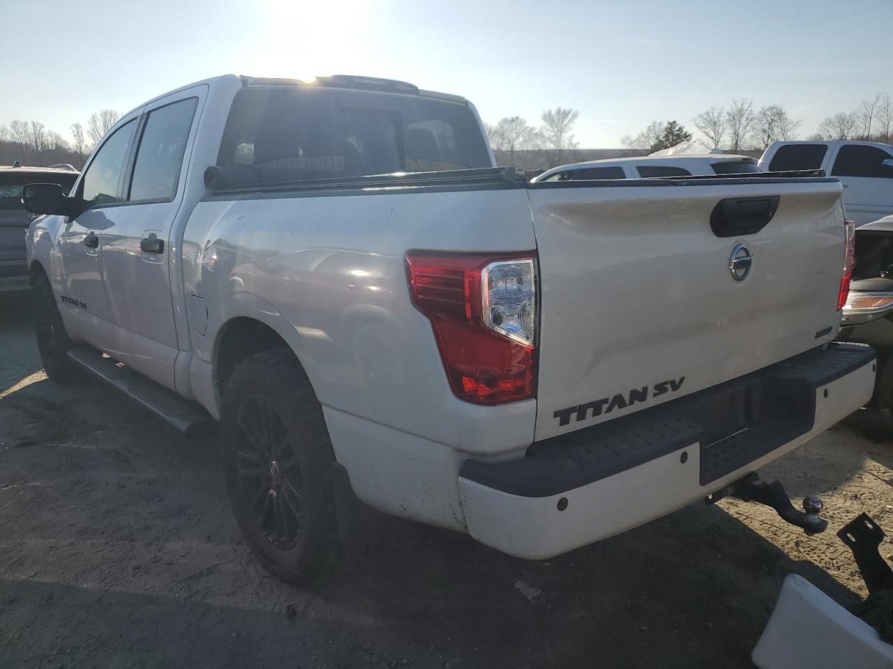 2018 NISSAN TITAN SV - Фото 2