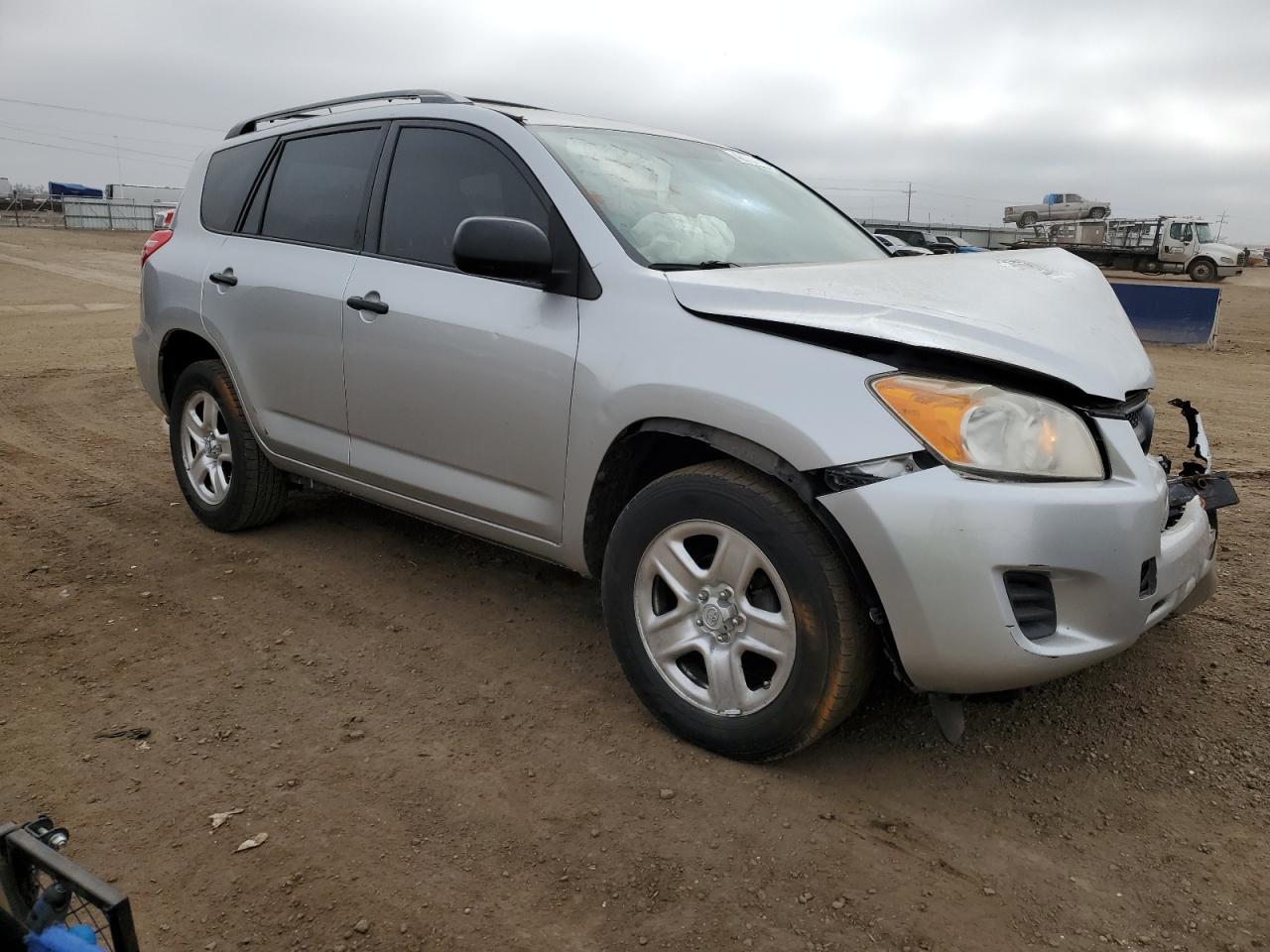 2011 TOYOTA RAV4 - Фото 4